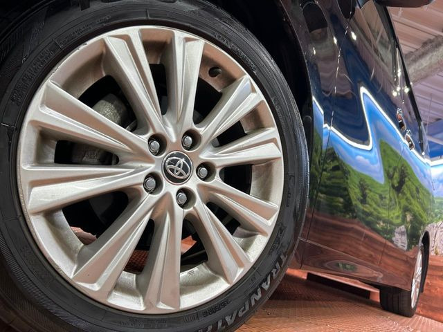 �y����18�C���`�A���~�z�C�[���z�O�ςɃ}�b�`���������A���~�z�C�[���𑕒����Ă���܂��B�e��ЊO�A���~�z�C�[����A�X�^�b�h���X�^�C�����戵�����Ă���܂��B���񂲑��k����������