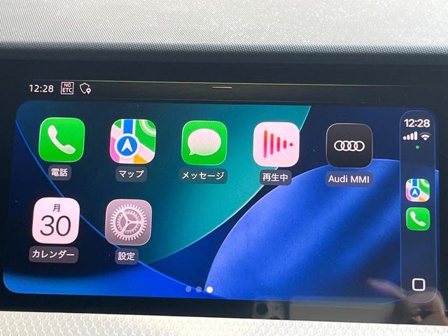 ��Apple Car Play:�X�}�z�Ƃ̗L���ڑ��ŁA�i�r�E�I�[�f�B�I�Đ��ȂǃX�}�z�̃A�v���@�\����ʂł��g����֗��@�\�ł�!