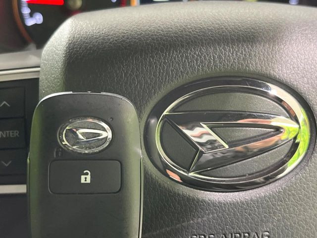 �y�L�[�t���[�V�X�e���z�J�o����|�P�b�g�ɓ��ꂽ�܂܂ł��h�A�̎{���E�������\�ȃX�}�[�g�L�[�𑕔��B�G���W���̃I���E�I�t�����J�M�����o���K�v����������Ƃ��Ă��֗��ł���