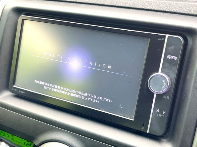 �y�����i�r�z�l�C�̏����i�r�𑕔����Ă���܂��B�i�r�̎g���₷���͂������A�I�[�f�B�I�@�\���[��!�L�����v�◷�s�͂������A�ʋ΂┃�����ȂǕ��i�̃h���C�u���y�����Ȃ�͂���