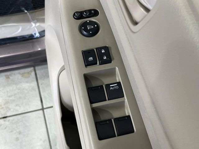 �y�d���i�[�~���[�z�T�C�h�~���[�͓d���i�[���ƂȂ��Ă���A�������ԏ�ł��L�Y�������X�N��}�����܂��B