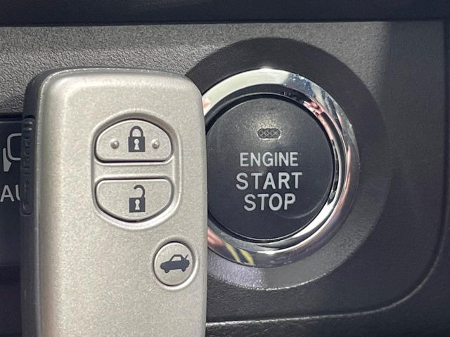 �y�X�}�[�g�L�[�z�J�o����|�P�b�g�ɓ��ꂽ�܂܂ł��h�A�̎{���E�������\�ȃX�}�[�g�L�[�𑕔��B�G���W���̃I���E�I�t�����J�M�����o���K�v����������Ƃ��Ă��֗��ł���