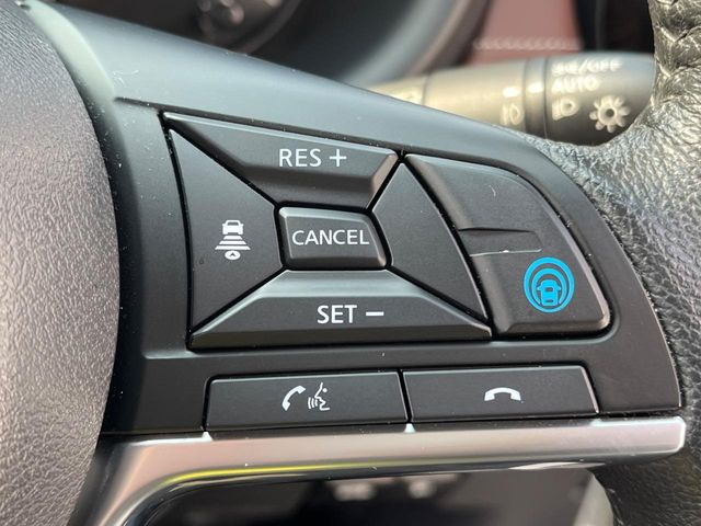 【プロパイロット】高速道路での長距離走行が楽に!!渋滞時と巡回走行のシーンで、アクセル・ブレーキ・ステアリングを自動で制御し、長距離運転の負担を軽減してくれます♪