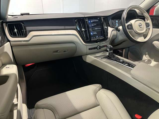 XC60D4 AWD インスクリプション ディーゼル 4WD