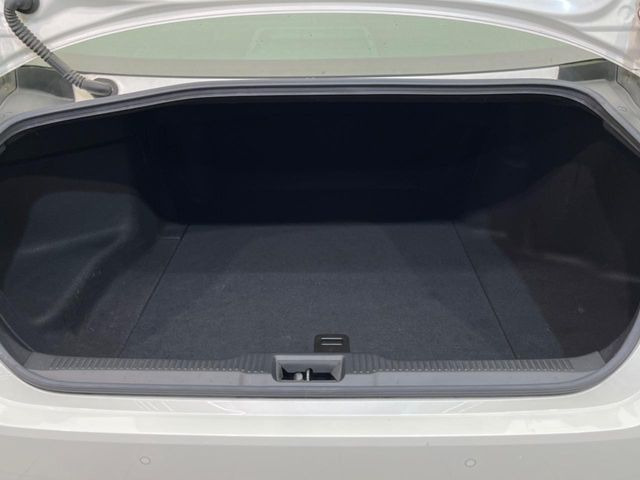 ���i�̂���������ʋ΁A�傫�ȉו��̐ύڂ��\�ł���