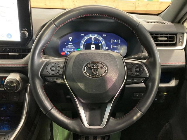 ステアリングも使用感が少なく、きれいな状態となっております♪