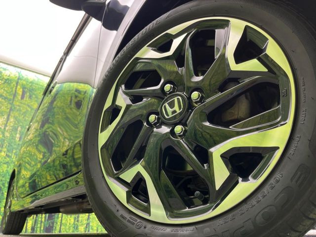 �y����15�C���`�A���~�z�C�[���z�O�ςɃ}�b�`���������A���~�z�C�[���𑕒����Ă���܂��B�e��ЊO�A���~�z�C�[����A�X�^�b�h���X�^�C�����戵�����Ă���܂��B���񂲑��k����������