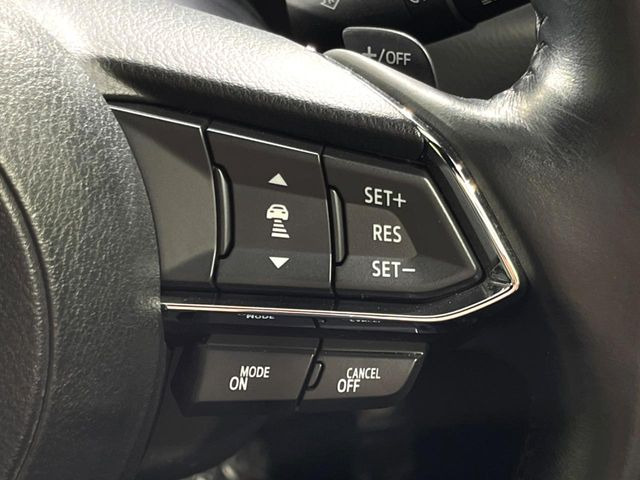 【マツダ・レーダークルーズコントロール】高速道路での長距離走行が楽に!自動で速度を保つクルーズコントロールが、衝突軽減システムと連携し、前方の車両を感知して車間を保つように速度調節してくれます!!