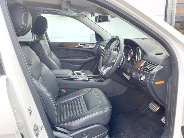 ●レザーシート:高級感漂うブラックレザーシートは、使用感も少なく良好なコンディションを保っております!その他、気になる箇所がございましたらお気軽にお問合せ下さい!