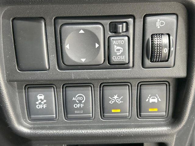 �y�G�}�[�W�F���V�[�u���[�L�z���s���ɑO���̎ԗ�����F�����A�Փ˂������Ȏ��͌x��ƃu���[�L�ŏՓˉ���Ɣ�Q�y�����A�V�X�g�B�����S�Ƀh���C�u�����y���݂��������܂��B