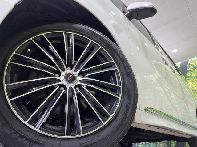 �y18�C���`�A���~�z�C�[���z�O�ςɃ}�b�`�����A���~�z�C�[���𑕒����Ă���܂��B�e��A���~�z�C�[����A�X�^�b�h���X�^�C�����戵�����Ă���܂��B���񂲑��k����������