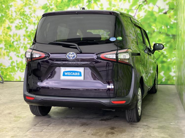 シエンタハイブリッド 1.5 G クエロ