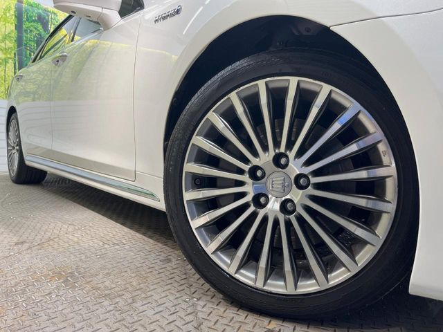 �y�����I�v�V����18�C���`�A���~�z�C�[���z�����I�v�V�����z�C�[���𑕒��B���s���\�̌���ɉ����A�O�ς����X�^�C���b�V���ɂȂ��Ă��܂��B