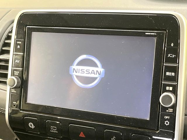 �y�����i�r�z�l�C�̏����i�r�𑕔����Ă���܂��B�i�r�̎g���₷���͂������A�I�[�f�B�I�@�\���[��!�L�����v�◷�s�͂������A�ʋ΂┃�����ȂǕ��i�̃h���C�u���y�����Ȃ�͂���