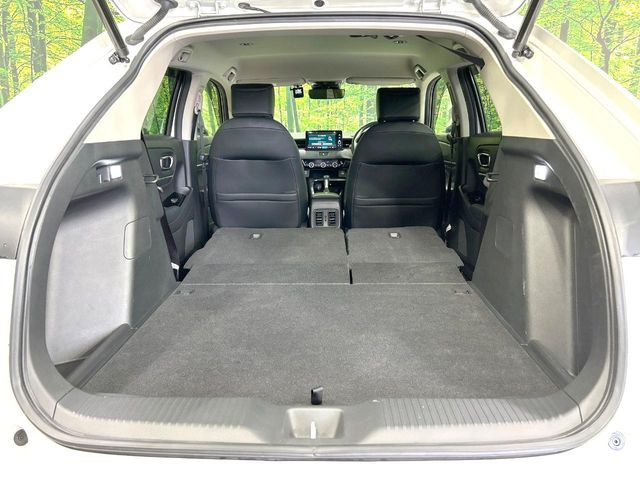 ���i�̂���������ʋ΁A���}���ɏ\���ȉ׎��X�y�[�X���m�ۂ��Ă���܂��B�Z�J���h�V�[�g��|���ƁA�傫�ȉו��̐ύڂ��\�ł���