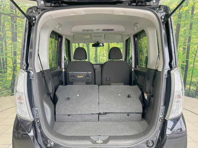 ���i�̂���������ʋ΁A���}���ɏ\���ȉ׎��X�y�[�X���m�ۂ��Ă���܂��B�Z�J���h�V�[�g��|���ƁA�傫�ȉו��̐ύڂ��\�ł���