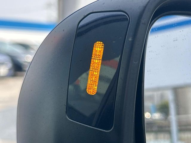 �y�����r�[�N���f�B�e�B�N�V�����z���s���A�h�A�~���[�̎��p�ɂȂ�₷���ӏ��Ɍ㑱�Ԃ��ڋ߂���ƃT�C�h�~���[�t�߂Ɍx����\���A�h���C�o�[�ɒ��ӊ��N�ƁA����̍ۂ̓n���h��������A�V�X�g�����܂��B