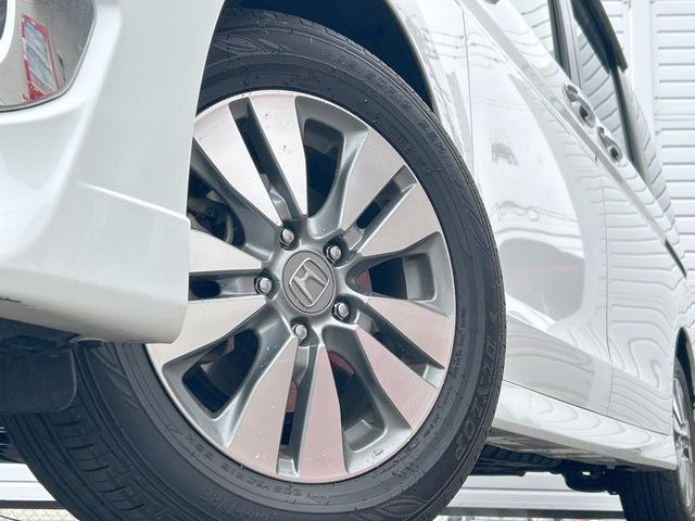 �y����16�C���`�A���~�z�C�[���z�O�ςɃ}�b�`���������A���~�z�C�[���𑕒����Ă���܂��B�e��ЊO�A���~�z�C�[����A�X�^�b�h���X�^�C�����戵�����Ă���܂��B���񂲑��k����������