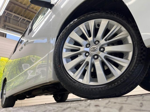 �y18�C���`�A���~�z�C�[���z�O�ςɃ}�b�`�����A���~�z�C�[���𑕒����Ă���܂��B�e��A���~�z�C�[����A�X�^�b�h���X�^�C�����戵�����Ă���܂��B���񂲑��k����������