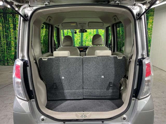 ���i�̂���������ʋ΁A���}���ɏ\���ȉ׎��X�y�[�X���m�ۂ��Ă���܂��B�Z�J���h�V�[�g��|���ƁA�傫�ȉו��̐ύڂ��\�ł���