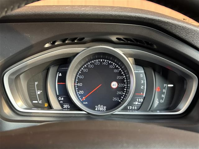 V40D4 インスクリプション ディーゼル