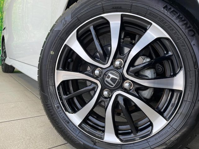 �y����14�C���`�A���~�z�C�[���z�O�ςɃ}�b�`���������A���~�z�C�[���𑕒����Ă���܂��B�e��ЊO�A���~�z�C�[����A�X�^�b�h���X�^�C�����戵�����Ă���܂��B���񂲑��k����������