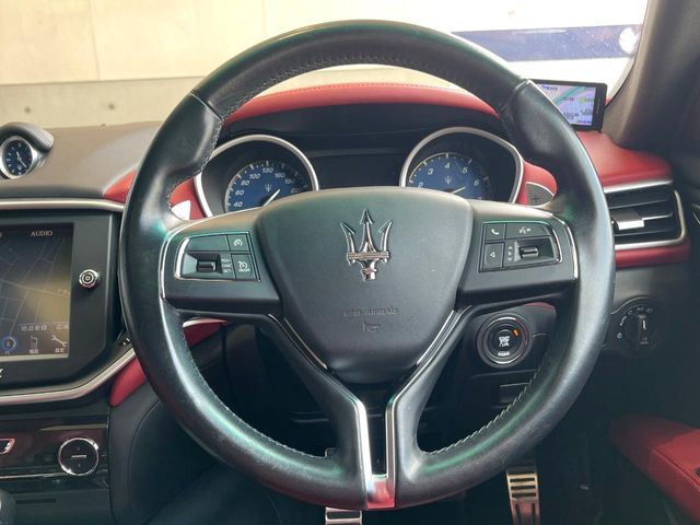 ���n���h�����̃X�������Ȃ��A���ꂢ�ȏ�Ԃ��ێ����Ă���܂��B�e�X�C�b�`���̓�����m�F�ς݂ł��B