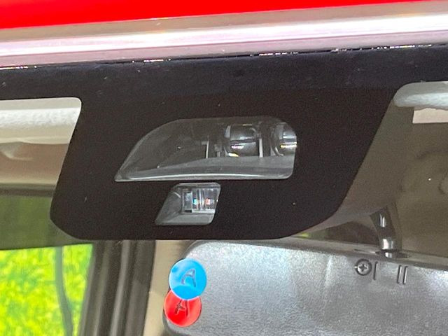 �y�V�e�B�u���[�L�A�N�e�B�u�V�X�e���z�ᑬ���s���ɑO���̎ԗ�����F�����A�Փ˂������Ȏ��͌x��ƃu���[�L�ŏՓˉ���Ɣ�Q�y�����A�V�X�g�B�����S�Ƀh���C�u�����y���݂��������܂��B