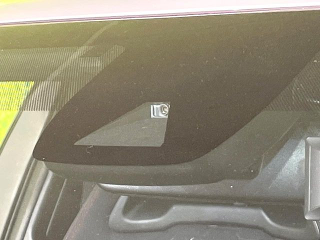 �y�g���^�Z�[�t�e�B�Z���X�z���s���ɑO���̎ԗ�����F�����A�Փ˂������Ȏ��͌x��ƃu���[�L�ŏՓˉ���Ɣ�Q�y�����A�V�X�g�B�����S�Ƀh���C�u�����y���݂��������܂��B