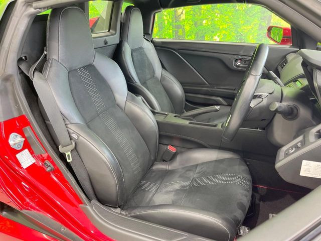 �y�n�[�t���U�[�V�[�g�z�������ƍ���S�n�𗼗������l�C�̃V�[�g���w�ʁE���ʂ̓X�G�[�h���ƂȂ��Ă���A���G��⊊��ɂ����ɗD��Ă��܂��B�C���╞���ɍ��E���ꂸ���K�ɂ���肢�������܂��B