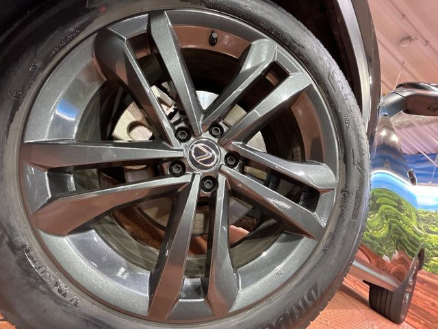 �y����20�C���`�A���~�z�C�[���z�O�ςɃ}�b�`���������A���~�z�C�[���𑕒����Ă���܂��B�e��ЊO�A���~�z�C�[����A�X�^�b�h���X�^�C�����戵�����Ă���܂��B���񂲑��k����������