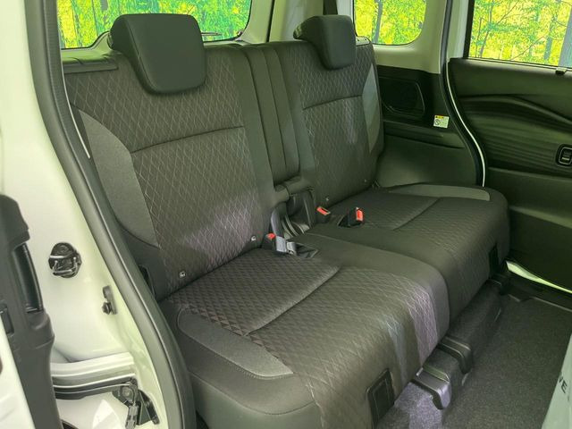 ���i���ȃI���W�i���t���A�}�b�g���I�v�V�����ɂĂ��p�ӂ��Ă���܂��B���D���ȃf�U�C����J���[�����Ԃɍ��킹�đI��ł����������Ƃ��ł��܂���