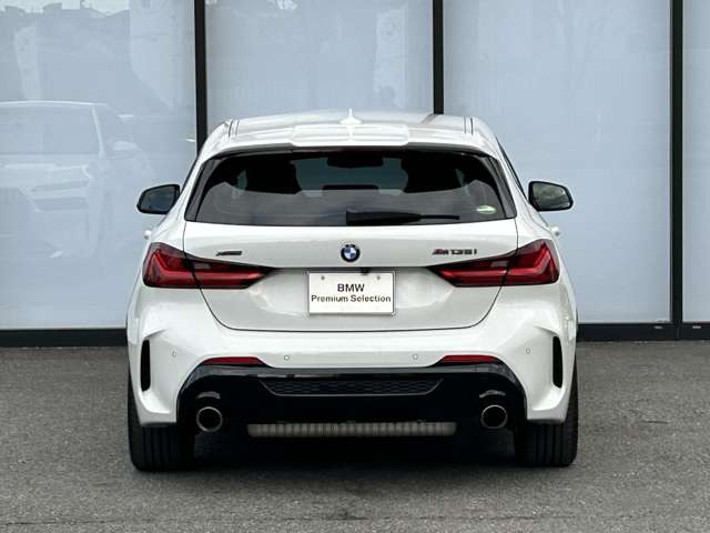 1シリーズM135i xドライブ 4WD