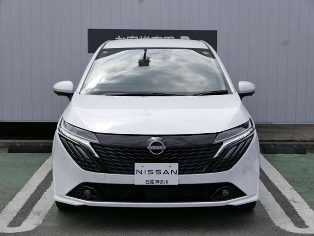 ノートオーラ1.2 G FOUR レザーエディション 4WD