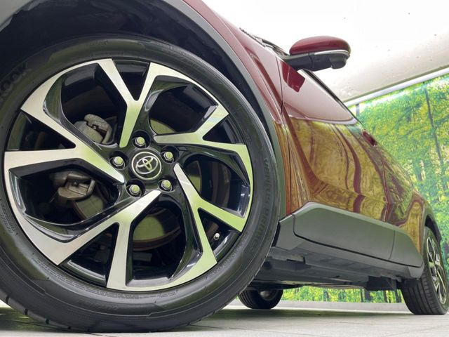 �y����18�C���`�A���~�z�C�[���z�O�ςɃ}�b�`���������A���~�z�C�[���𑕒����Ă���܂��B�e��ЊO�A���~�z�C�[����A�X�^�b�h���X�^�C�����戵�����Ă���܂��B���񂲑��k����������