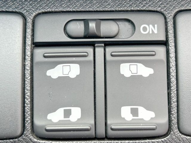 �y�����p���[�X���C�h�h�A�z�X�}�[�g�L�[��^�]�Ȃ̃X�C�b�`�Ō�ȗ����X���C�h�h�A�̊J���\���d��������͂����ăh�A���J����K�v�������A�����Ȃ��q�l�ł��ȒP�ɊJ���߂ł����K�ł���