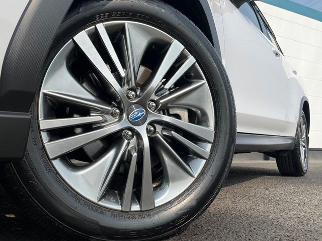 【純正18インチアルミホイール】外観にマッチした純正アルミホイールを装着しております。各種社外アルミホイールや、スタッドレスタイヤも取扱いしております。是非ご相談ください♪