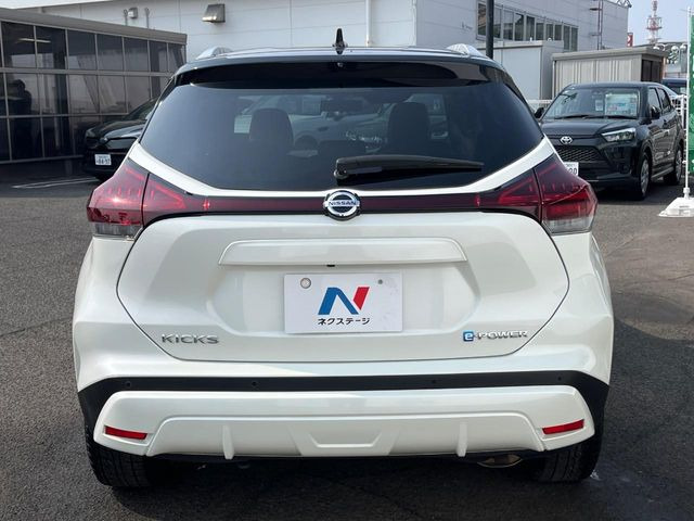 安心の最長10年・走行無制限保証(有償)をご用意。保証内容も充実はもちろん、無料点検&オイル交換や、年中無休の全国・24時間ロードサービスも付帯されておりますのでご安心下さい。