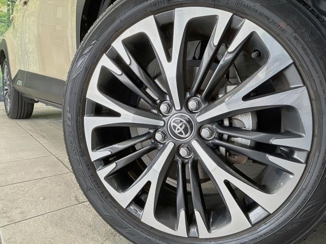 �y����18�C���`�A���~�z�C�[���z�O�ςɃ}�b�`���������A���~�z�C�[���𑕒����Ă���܂��B�e��ЊO�A���~�z�C�[����A�X�^�b�h���X�^�C�����戵�����Ă���܂��B���񂲑��k����������