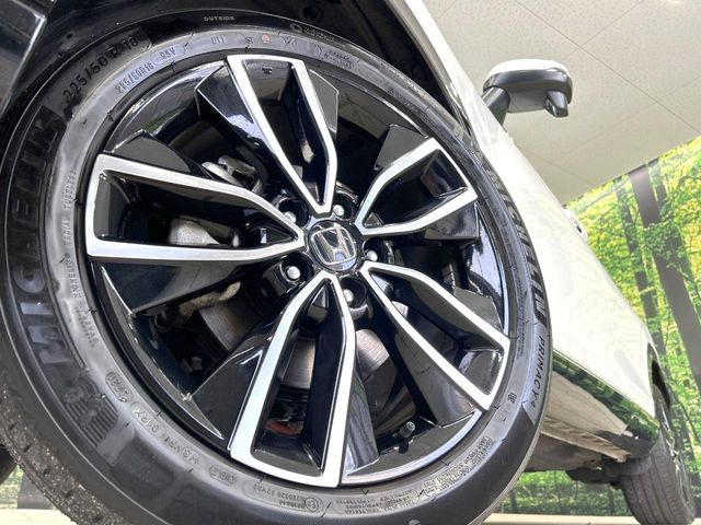 �y�����I�v�V����18�C���`�A���~�z�C�[���z�����I�v�V�����z�C�[���𑕒��B���s���\�̌���ɉ����A�O�ς����X�^�C���b�V���ɂȂ��Ă��܂��B