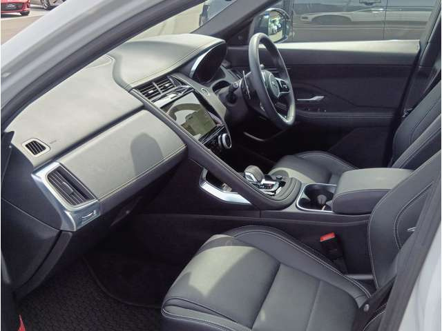 EペイスRダイナミック SE 2.0L P250 4WD