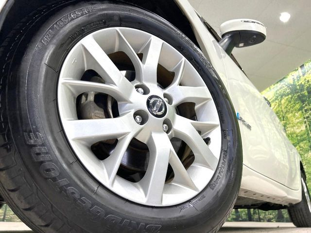 �y����15�C���`�A���~�z�C�[���z�O�ςɃ}�b�`���������A���~�z�C�[���𑕒����Ă���܂��B�e��ЊO�A���~�z�C�[����A�X�^�b�h���X�^�C�����戵�����Ă���܂��B���񂲑��k����������