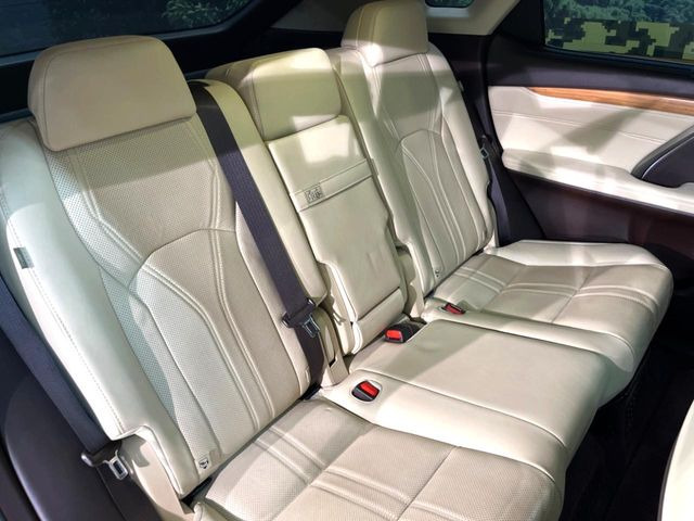 �L�X�Ƃ���2��ڃV�[�g�͋��Z���������A���S�n�����K!�F�B��Ƒ��Ƃ̂��o�����ɂ҂�����ł��B�x�r�[�V�[�g��`���C���h�V�[�g�g�p�������K�ɂ��߂�������������\���ȋ�Ԃ��m�ۂ��Ă��܂��B