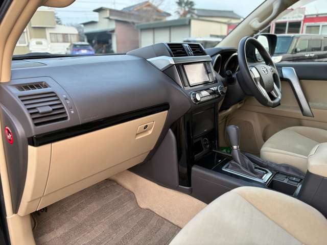 ���X�ł͂��_�񒸂��܂������q�l�Ƀh���C�u���R�[�_�[��K���X�R�[�e�B���O�{�H�ȂǁA���l�i��}���Ă��񋟂����Ē����Ă���܂��B�ڍׂ̓X�^�b�t�܂ł��C�y�ɂ��₢���킹���������܂��B