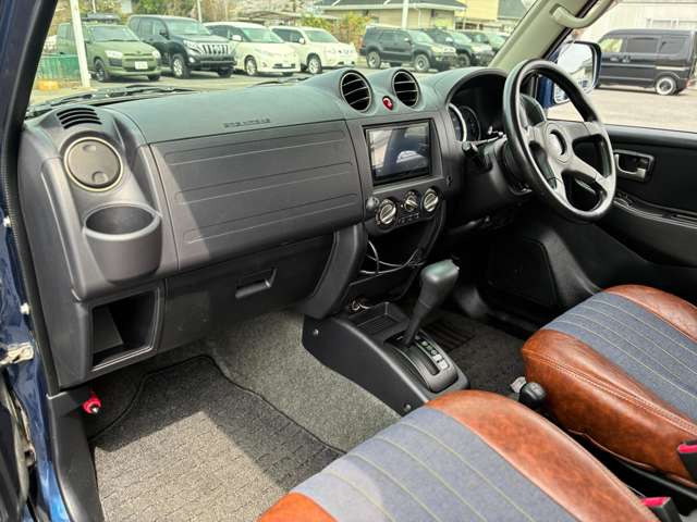 ���X�ł͂��_�񒸂��܂������q�l�Ƀh���C�u���R�[�_�[��K���X�R�[�e�B���O�{�H�ȂǁA���l�i��}���Ă��񋟂����Ē����Ă���܂��B�ڍׂ̓X�^�b�t�܂ł��C�y�ɂ��₢���킹���������܂��B