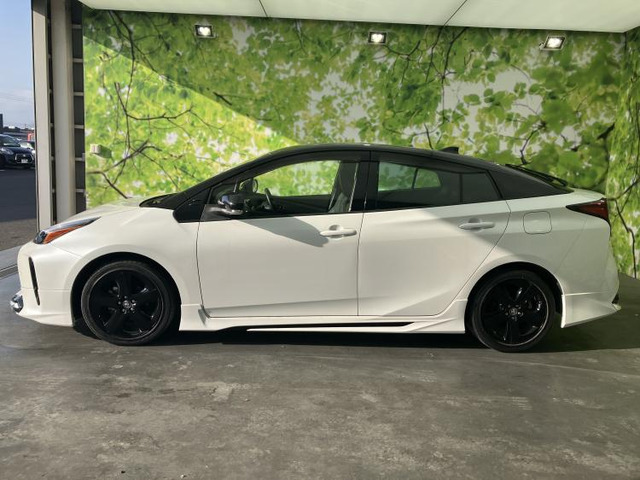 プリウス1.8 S ツーリングセレクション ブラックエディション