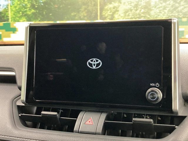 【8インチ ディスプレイオーディオ】大画面のディスプレイはAppleCarPlayやAndroidAutoが利用可能。大きな画面でスマホナビアプリ等が利用いただけます♪