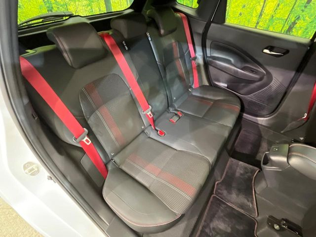 �R���p�N�g�J�[�ł����A�Z�J���h�V�[�g�͏\���ȍL����������K�ɂ���肢�������܂���V�[�g��|���đ傫�ȉו���ς񂾂�ƁA�p�r�̕����L��1��ł��B