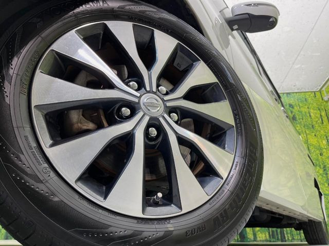 �y����16�C���`�A���~�z�C�[���z�O�ςɃ}�b�`���������A���~�z�C�[���𑕒����Ă���܂��B�e��ЊO�A���~�z�C�[����A�X�^�b�h���X�^�C�����戵�����Ă���܂��B���񂲑��k����������