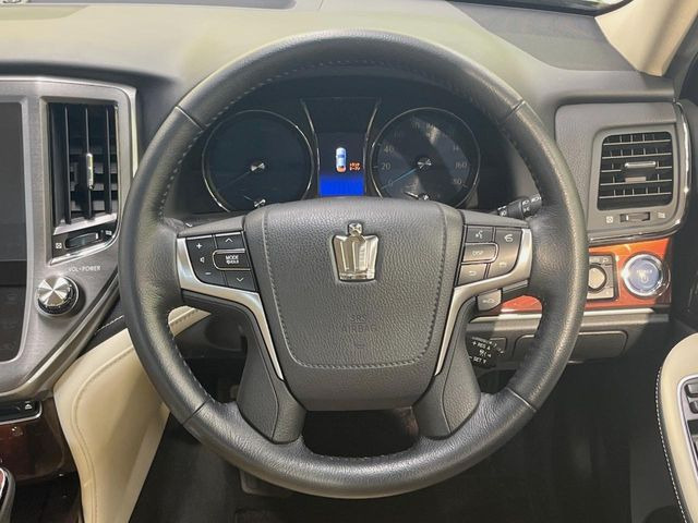 �y�����v�����X�e�A�����O�z�㎿�Ȋv���g�p���邱�ƂŁA��ɂ����������݂ƂĂ��^�]���₷���n���h���ł���